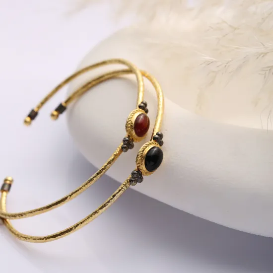 Onyx Stone Oval 22K Gold Plated 925 Silver Vintage Bangle | 925 Sterling Silver Wholesale | Sade Silver Onyx Stone Oval 22K Gold Plated 925 Silver Vintage Bangle - Sade 925 Silver Jewelry